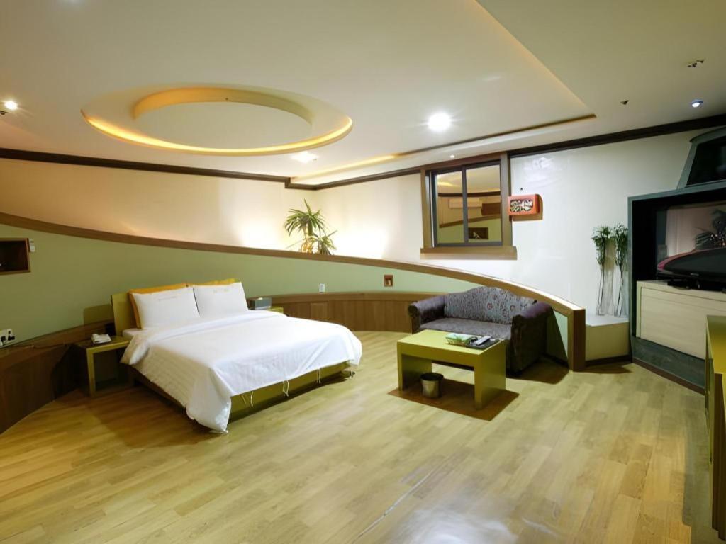 Hotel Head-One Uijeongbu Екстериор снимка