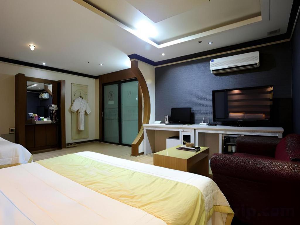 Hotel Head-One Uijeongbu Екстериор снимка