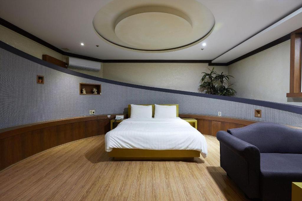Hotel Head-One Uijeongbu Екстериор снимка