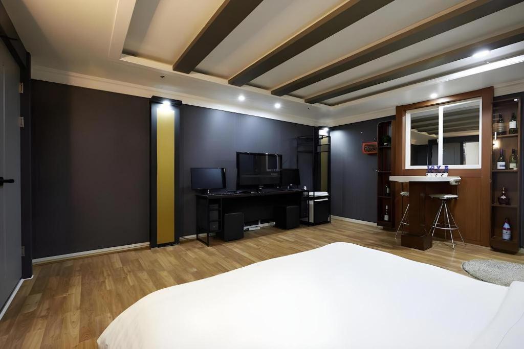 Hotel Head-One Uijeongbu Екстериор снимка