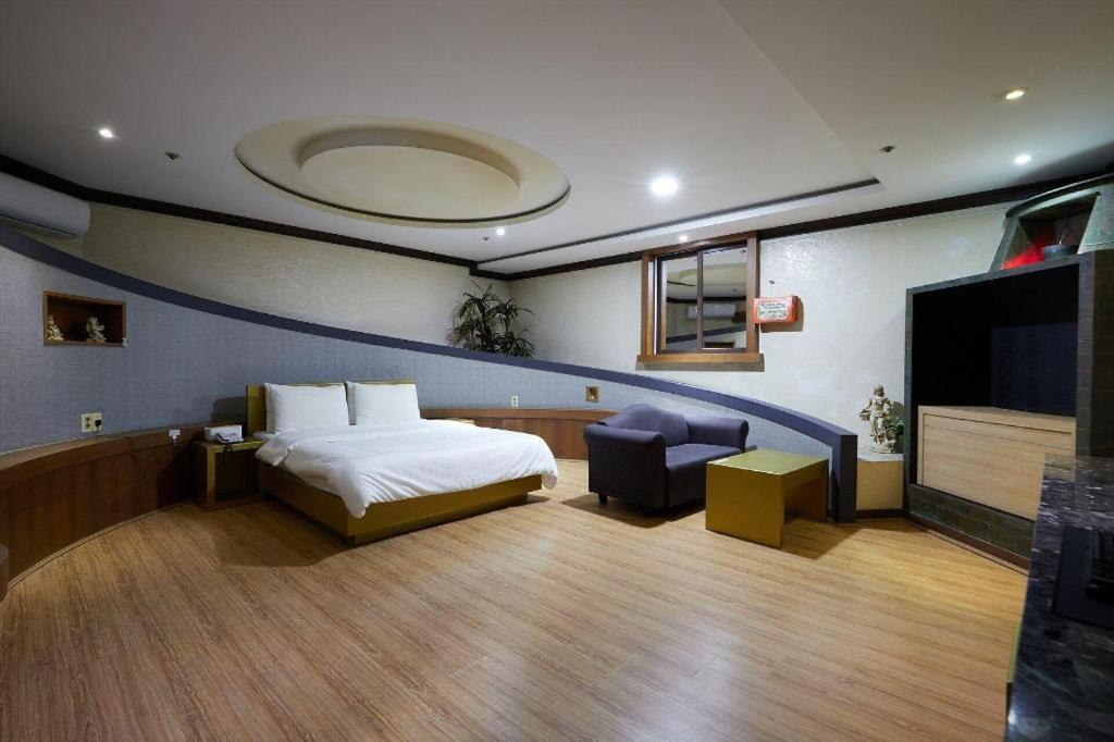 Hotel Head-One Uijeongbu Екстериор снимка
