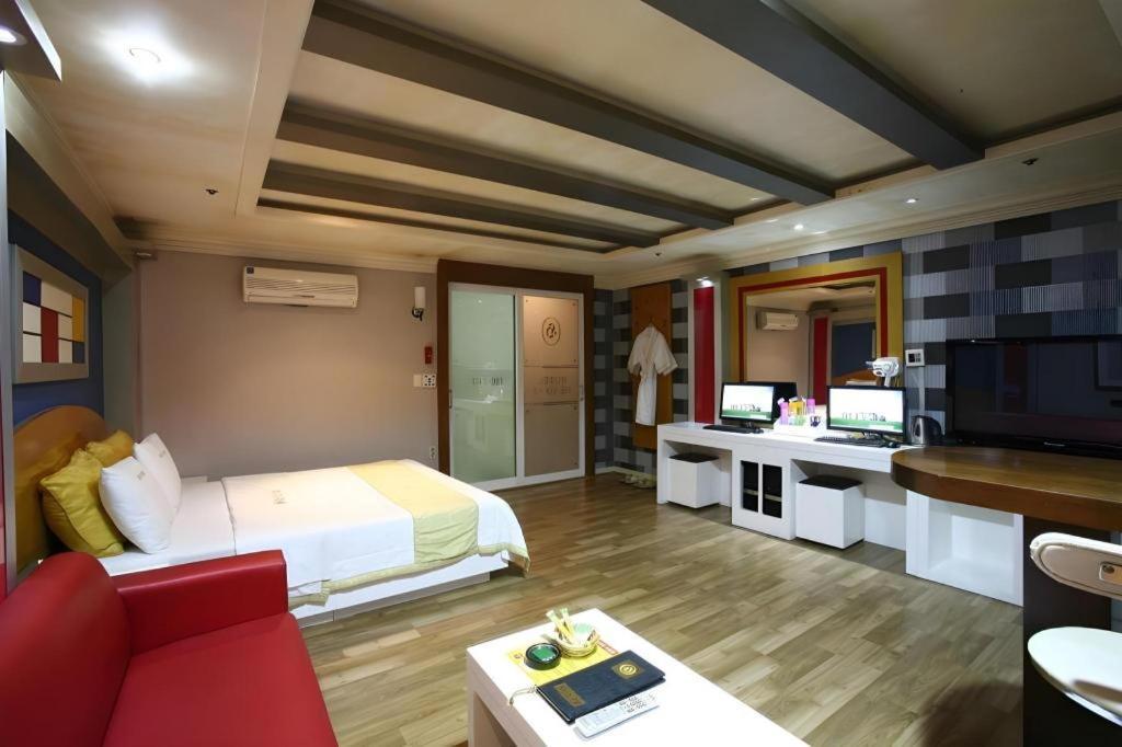 Hotel Head-One Uijeongbu Екстериор снимка