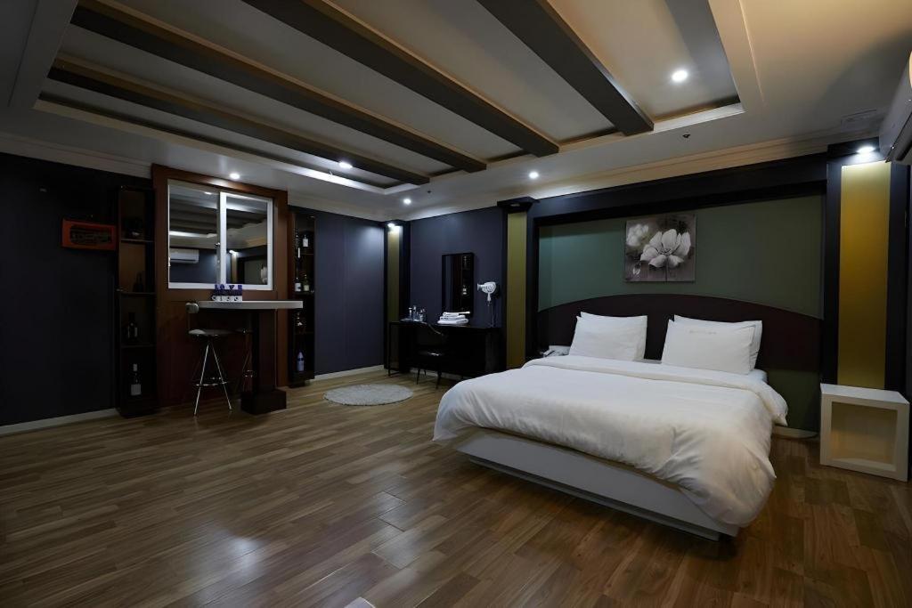 Hotel Head-One Uijeongbu Екстериор снимка